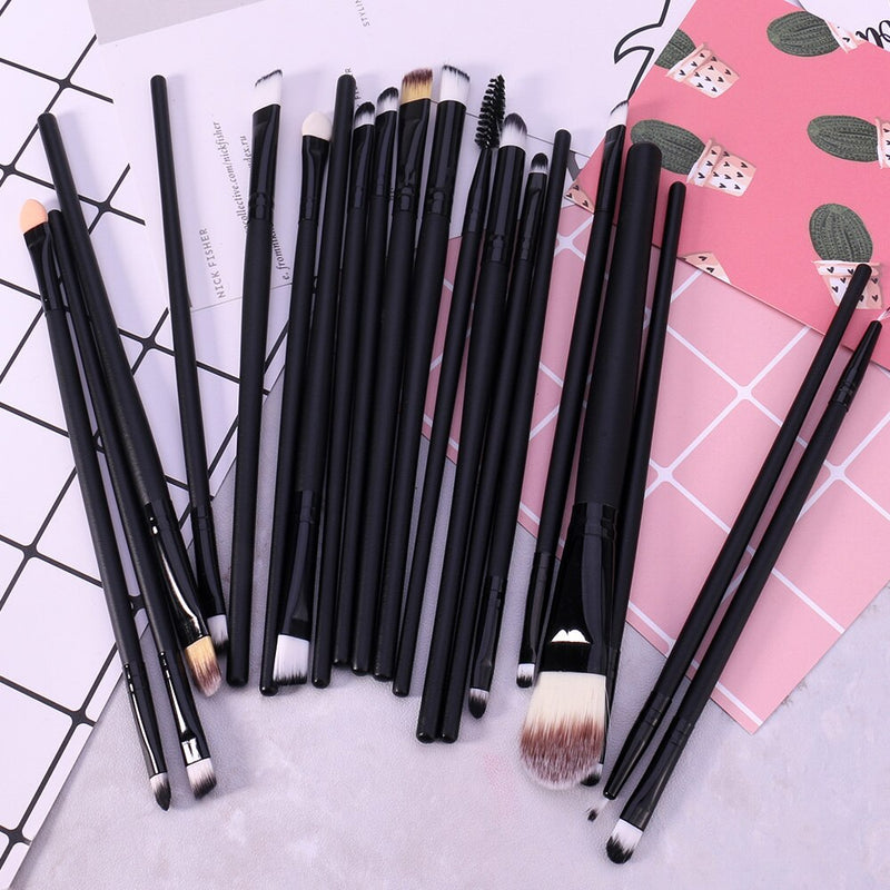 O.TWO.O Makeup Brushes Kit - 20 Pieces