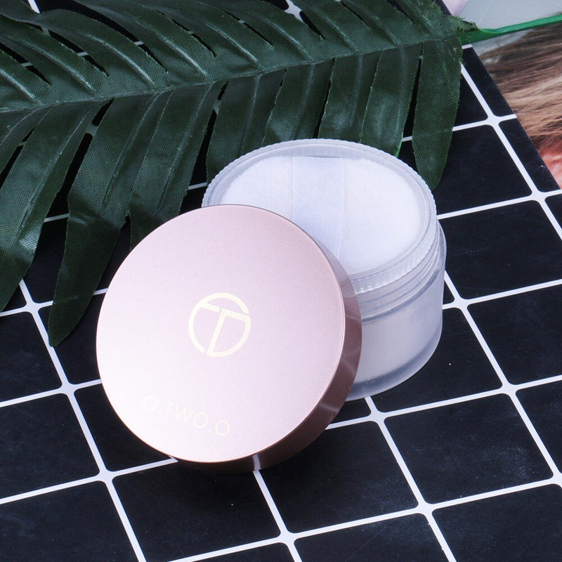 O.TWO.O Translucent Loose Face Powder