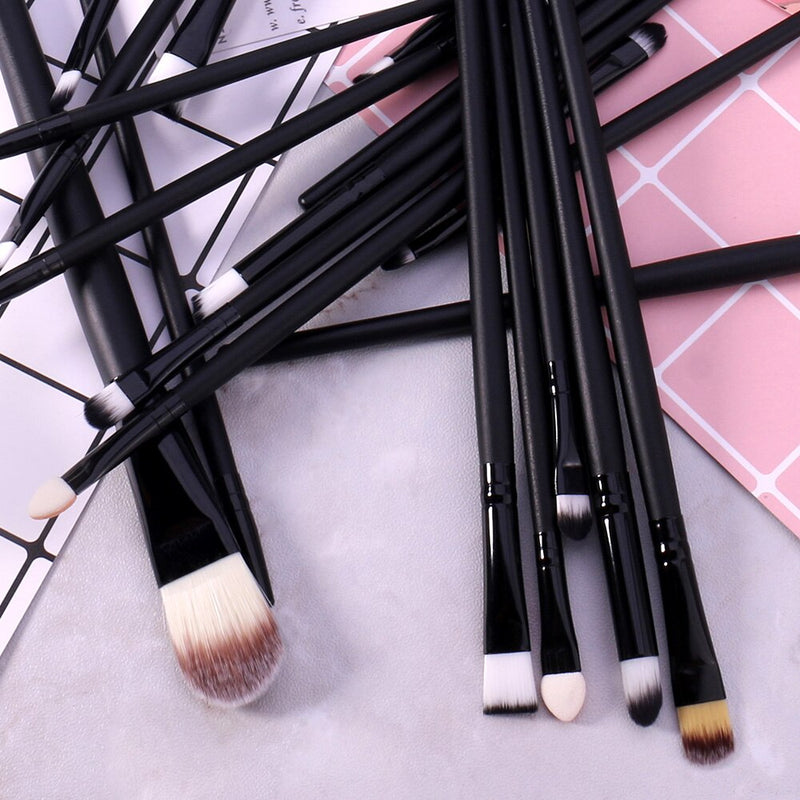 O.TWO.O Makeup Brushes Kit - 20 Pieces